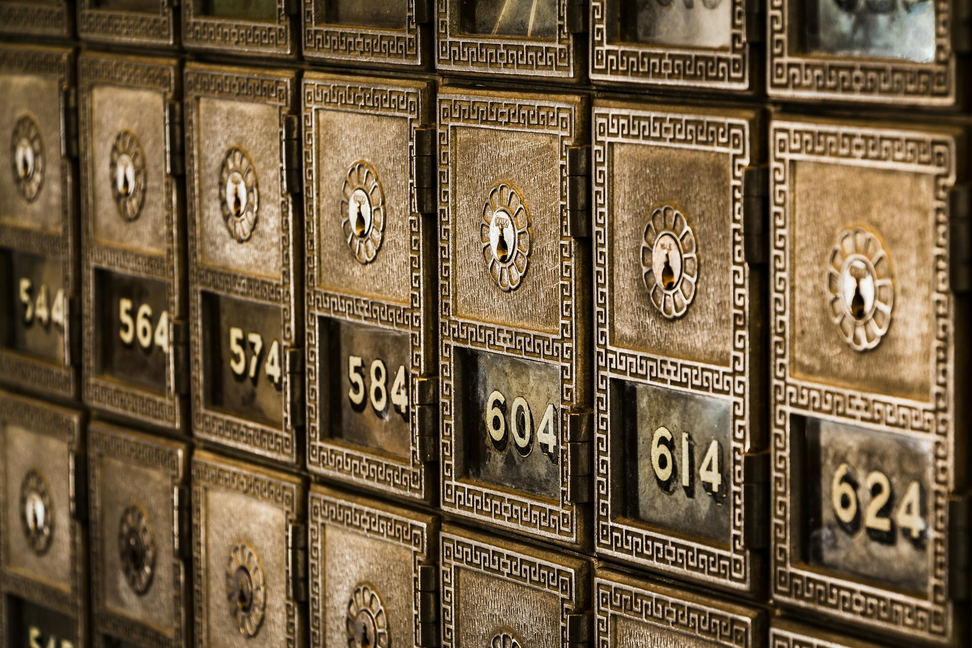 What is Offset Lithograph and How Can Mail Processing Associates Help You?